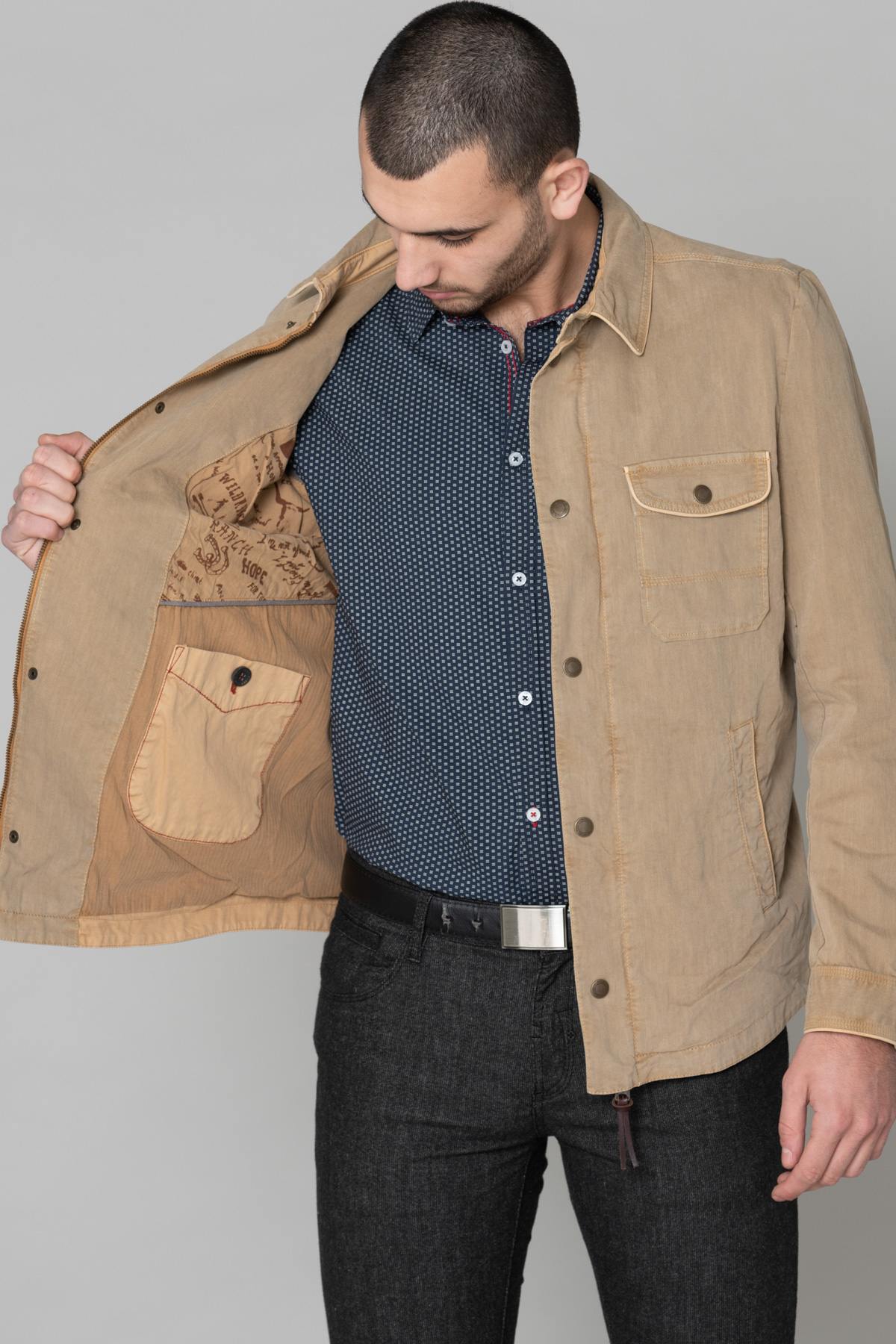 Veste En Cuir Pour Un Style Intemporel