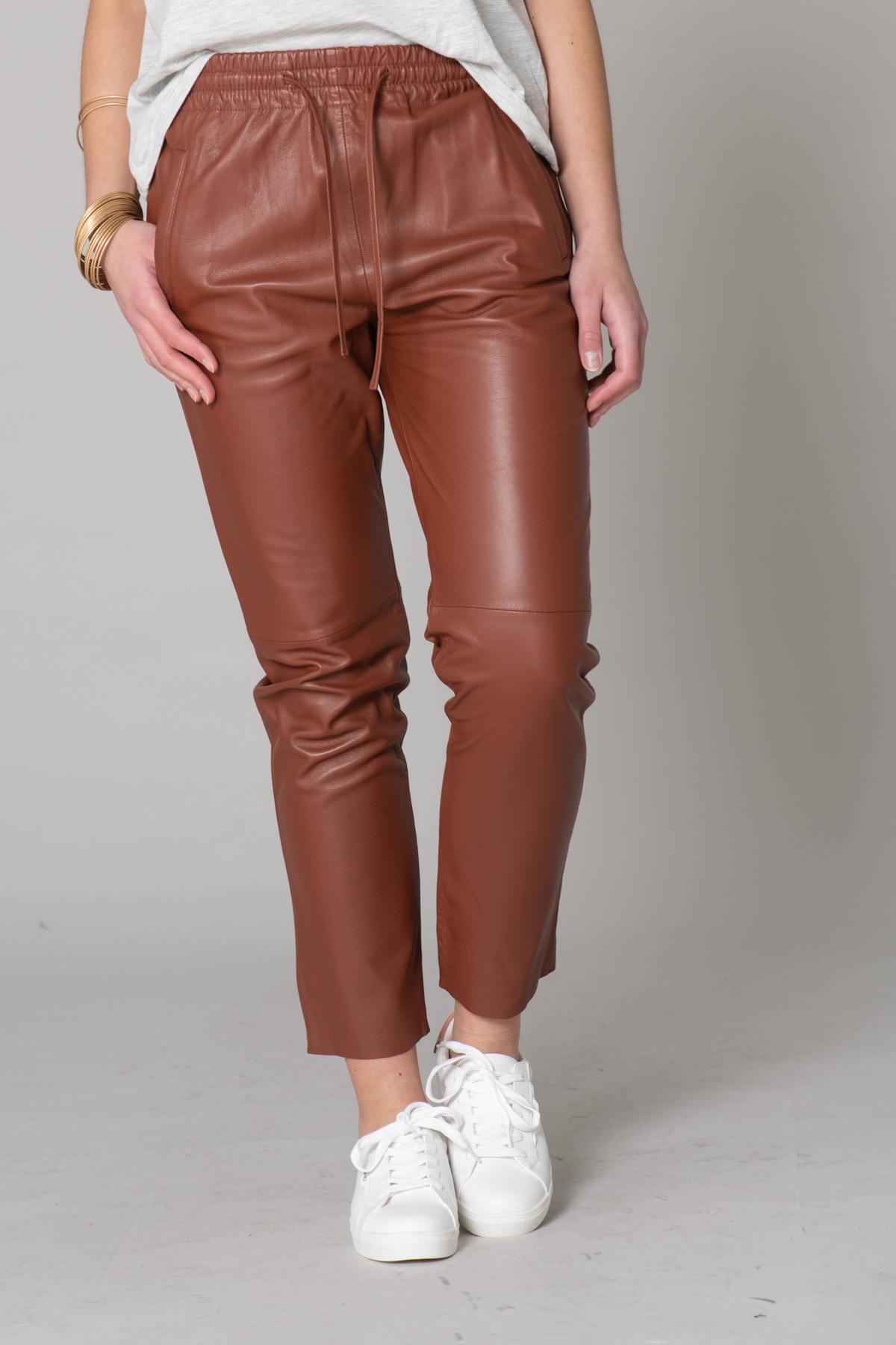 damen-hose-oakwood-gift-marron-503-leder-jack-de