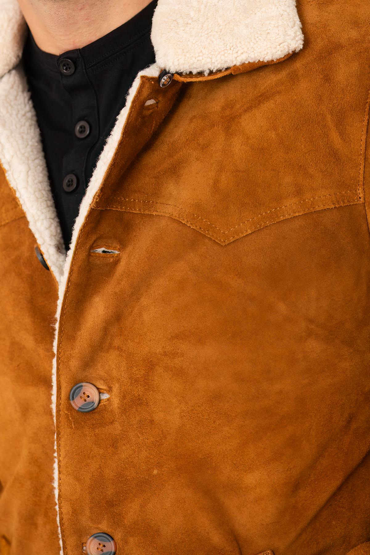 Herren Mantel Iron & Resin CARAVAN BUFFALO SUEDE JACKET COGNAC — Ansicht 4