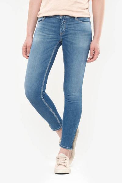 Jeans attillati da donna con effetto push up