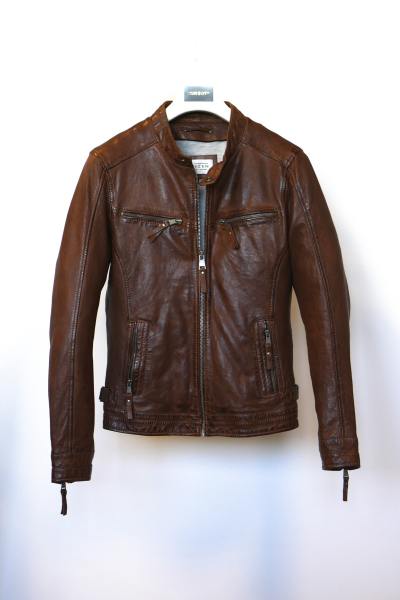 Braune Lederjacke mit Biker-Kragen