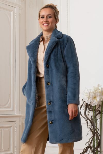 Langer Mantel aus blauem Kunstfell