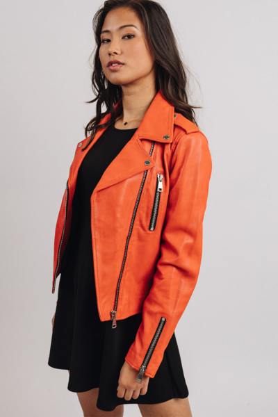 Jacke im Stil eines Perfectos aus orangefarbenem Leder