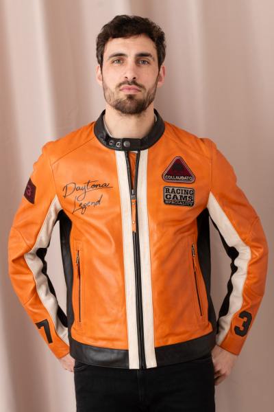 Orangefarbene Lederjacke mit Racing-Biker-Kragen