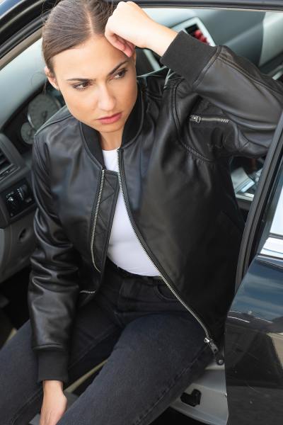 Blouson bomber en cuir noir pour femme