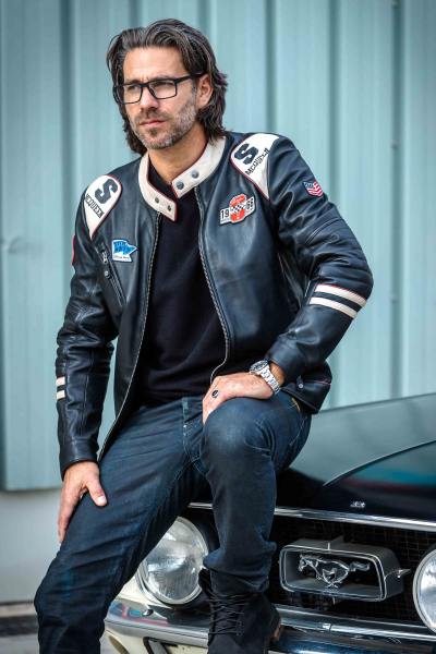 Blouson racing McQueen 1970 en cuir noir