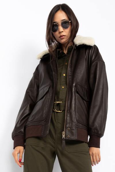 Blouson aviateur en cuir marron coupe boyfriend