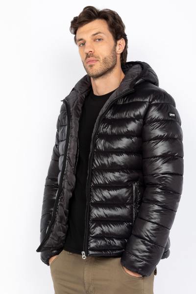 Anorak negro de nailon con capucha