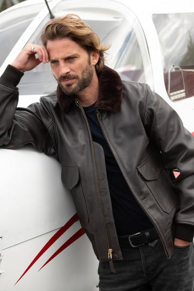 Blouson aviateur en cuir des pilotes de l'US Navy