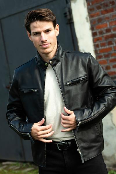 Blouson en cuir col motard modèle iconique