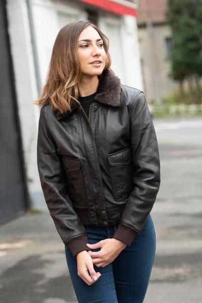 Bomber in pelle marrone scuro da donna