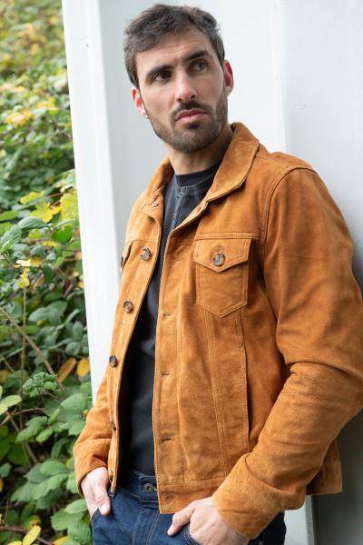 Blouson en cuir suédé cognac inspirée de la veste en jean trucker