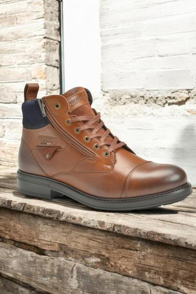 Boots en cuir couleur cognac et marine