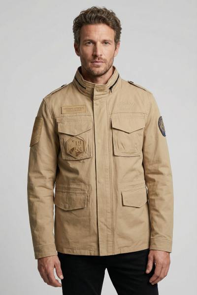 Sandfarbene Jacke im Army-Stil mit vielen Taschen und Stehkragen