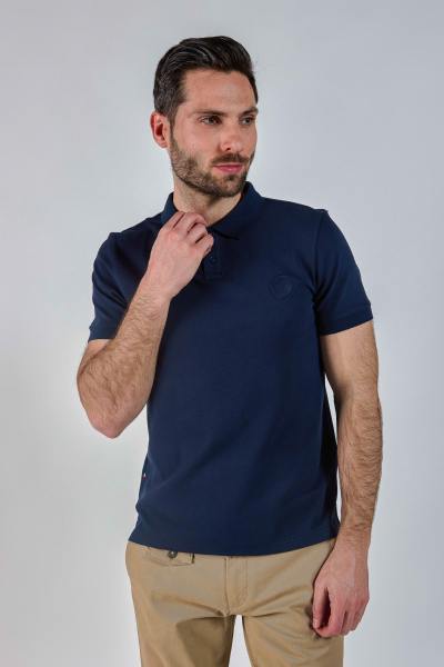 Marineblaues Poloshirt in Ton-in-Ton-Marineblau