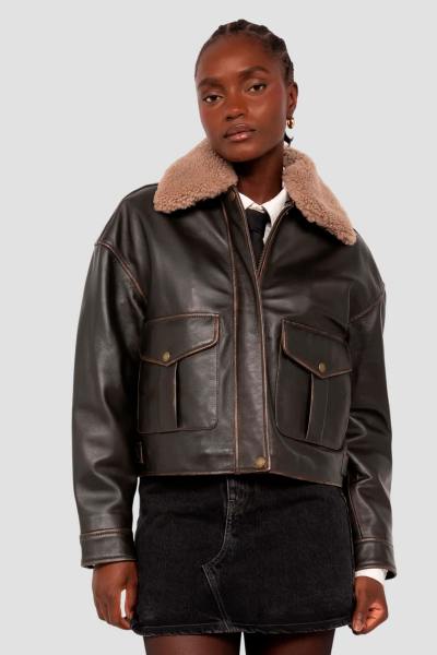Blouson aviateur court en cuir marron foncé effet vintage