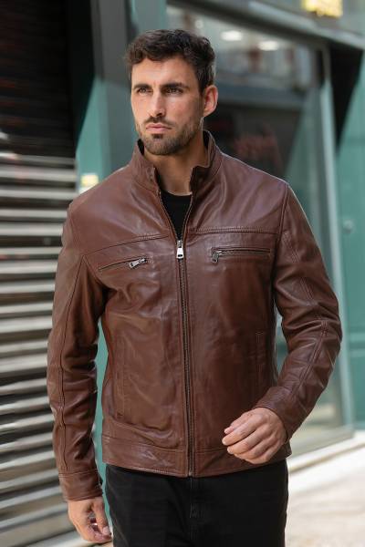 Giubbotto in pelle con collo da biker color mocca