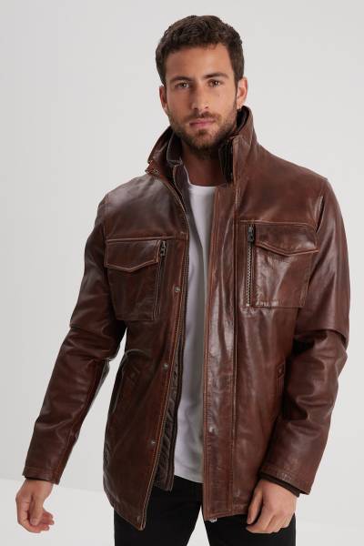 Blouson mi-long en cuir de mouton bison, élégant et fonctionnel.