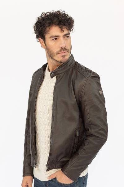 Blouson col motard en cuir d'agneau brun foncé lisse, épaules surpiquées