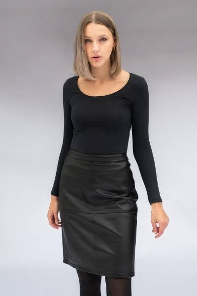 Jupe droite en cuir d'agneau noir, taille haute et longueur genou