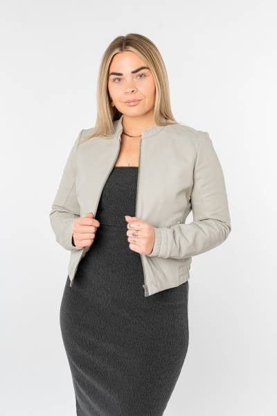 Blouson femme en cuir d'agneau blanc cassé à col mao