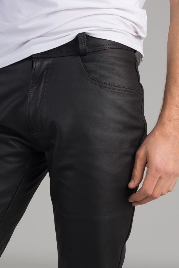Pantalon noir effet huilé homme